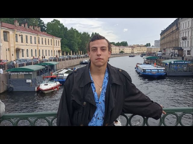 Черный плащ