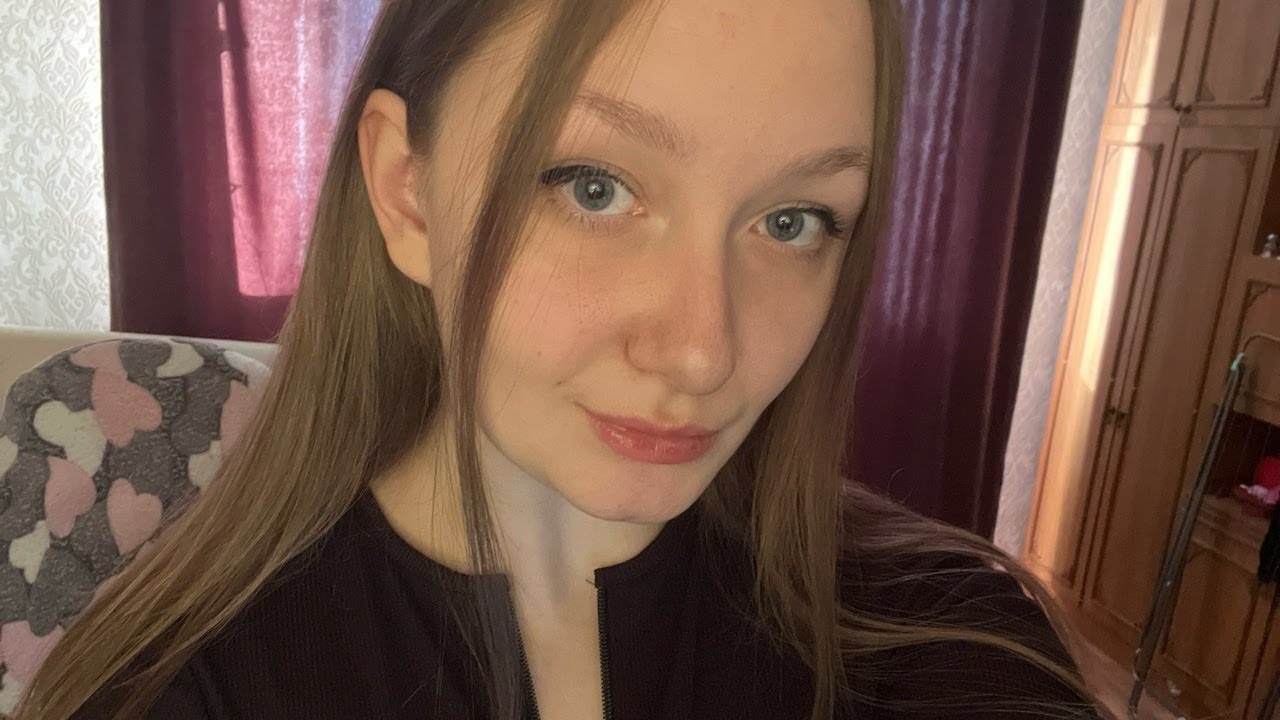 я цветочек среди пчёл